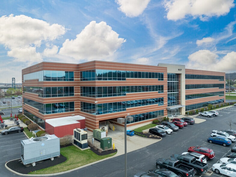 9050 Centre Pointe Dr, West Chester, OH for lease - Building Photo - Image 1 of 29