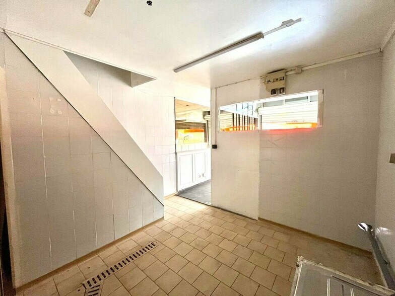 Retail in Saint-Raphaël for lease - Interior Photo - Image 3 of 7