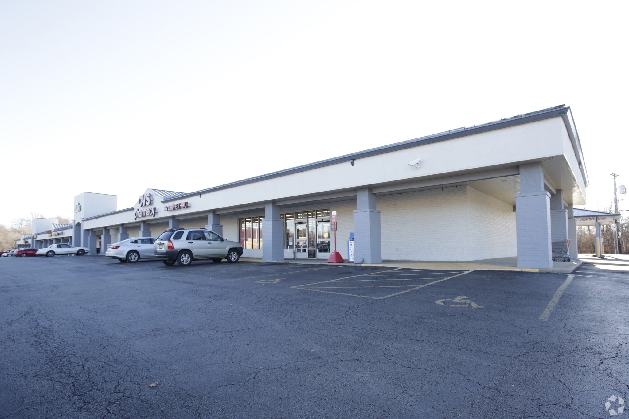 4603-4645 Shawnee Dr, Kansas City, KS for lease Primary Photo- Image 1 of 11