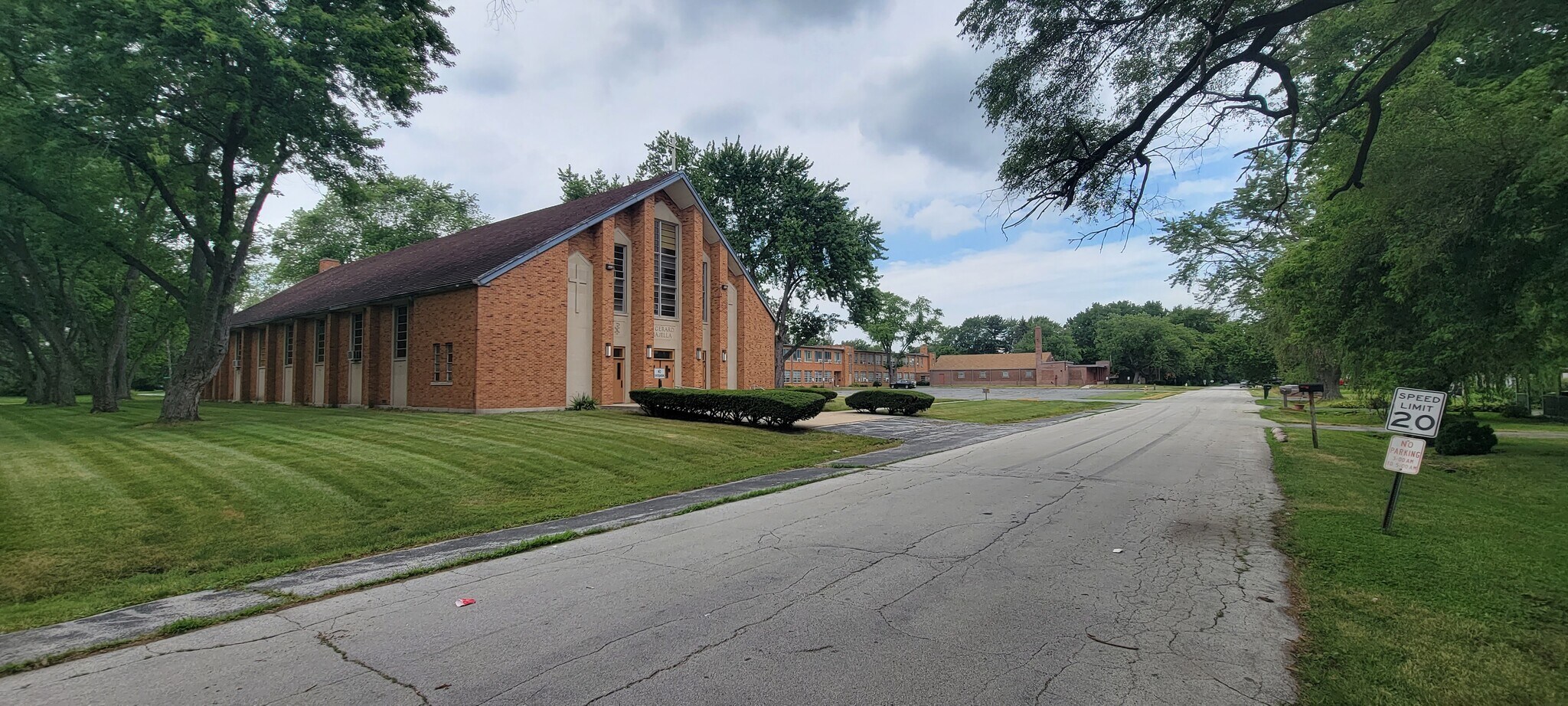 16130 Clifton Park Ave, Markham, IL 60428 Church/Educational Property