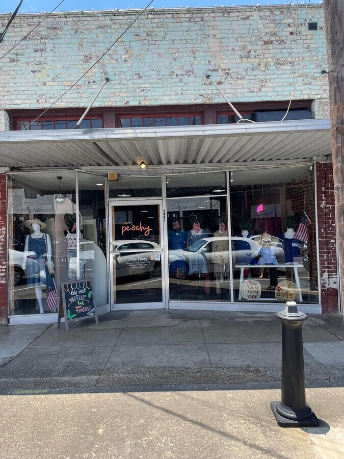 221 Trenton St, West Monroe, LA 71291