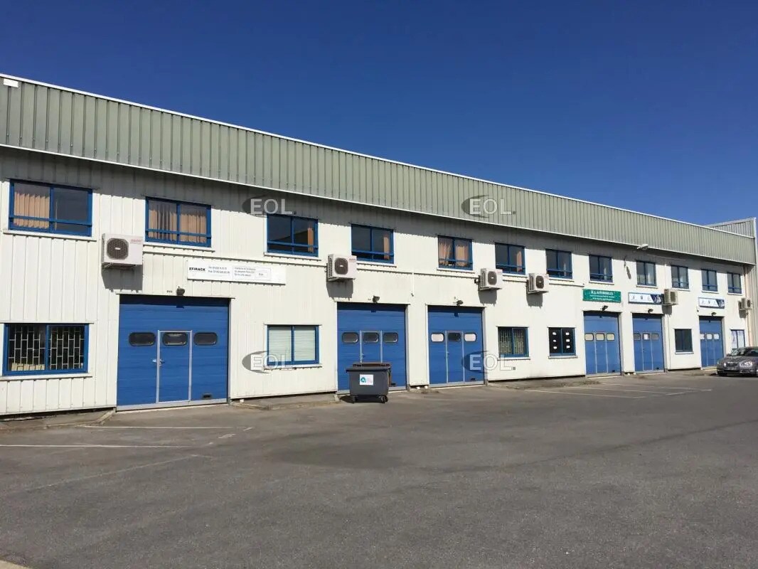 Flex in Lisses for lease Building Photo- Image 1 of 2