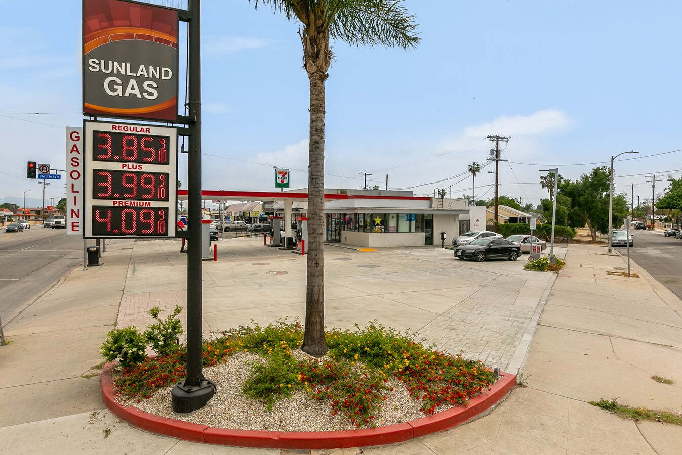 8501 Sunland Blvd, Sun Valley, CA 91352