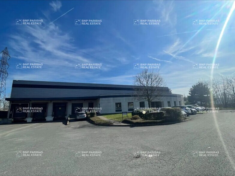 Flex in Lisses for lease - Building Photo - Image 2 of 11