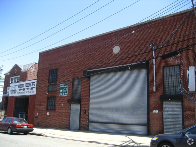 5313 97th Pl, Corona, NY for sale - Primary Photo - Image 1 of 1