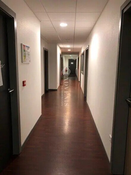 Office in Épinal for lease - Interior Photo - Image 2 of 11