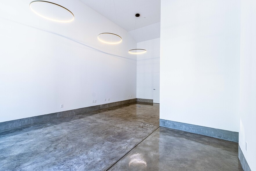 2422 3rd St, San Francisco, CA for lease - Building Photo - Image 2 of 8