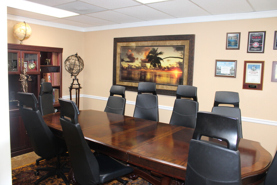 1505 Lakeview Rd, Clearwater, FL for lease - Interior Photo - Image 3 of 11