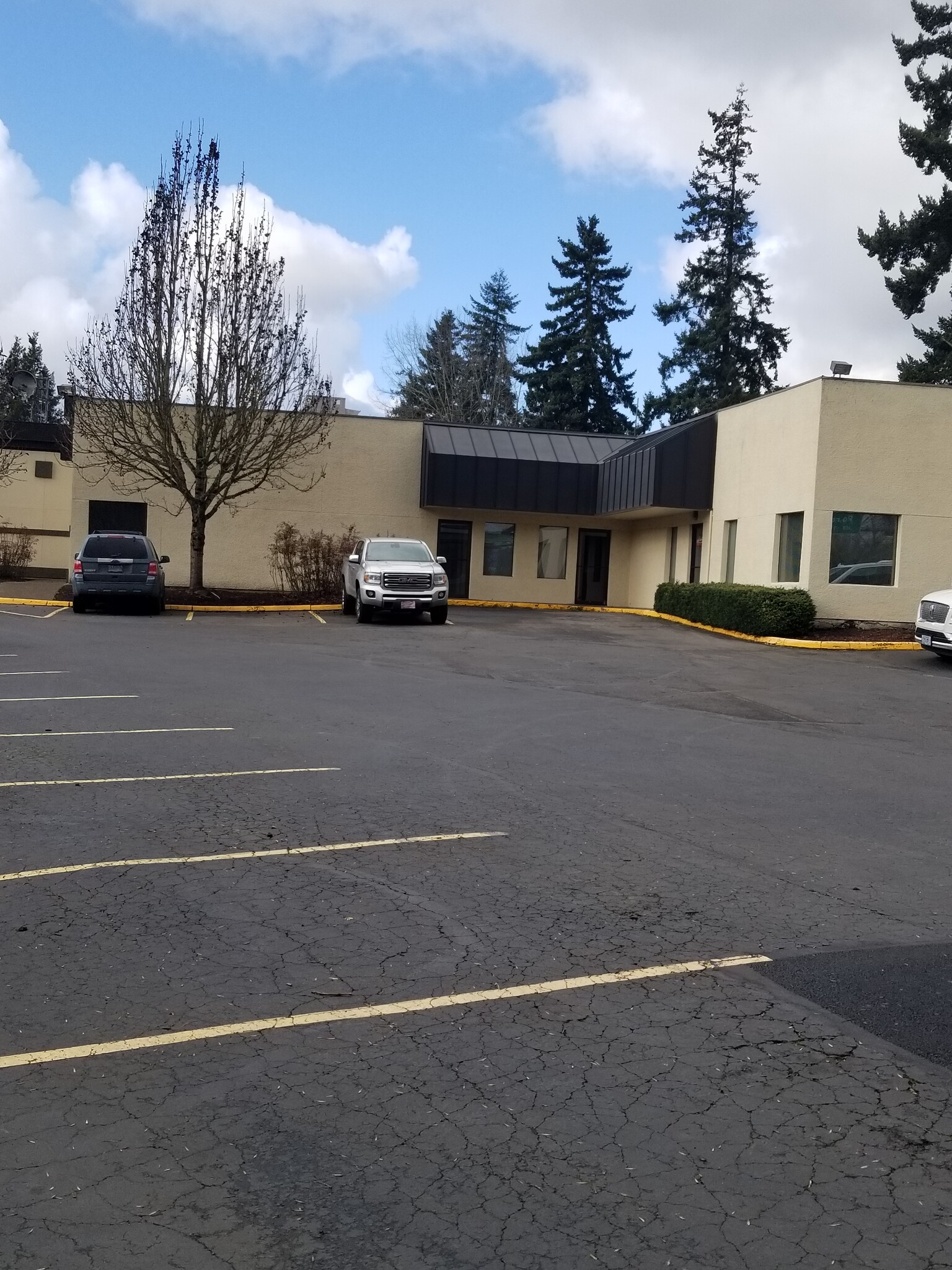 78 Centennial Loop, Eugene, OR for lease Building Photo- Image 1 of 1