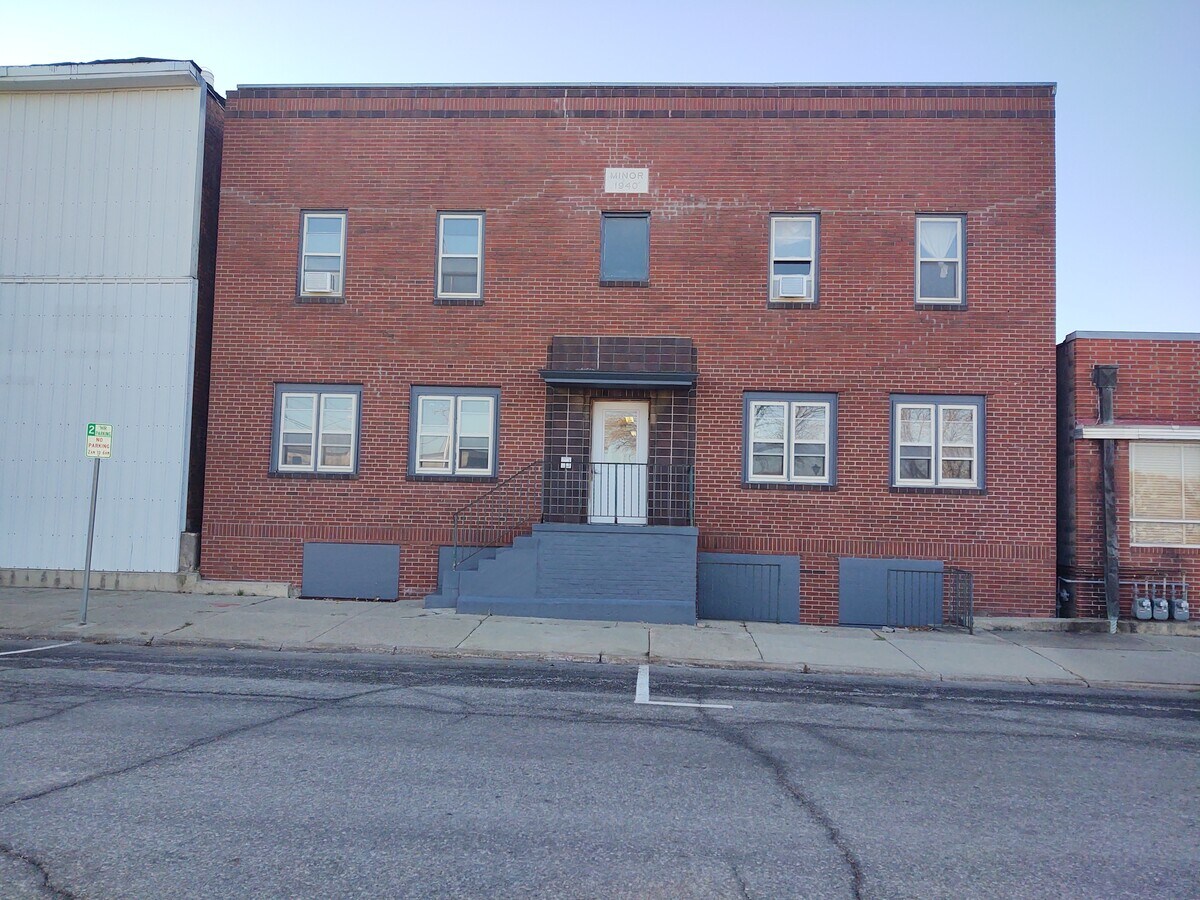 17 W 4th St, Atlantic, IA 50022