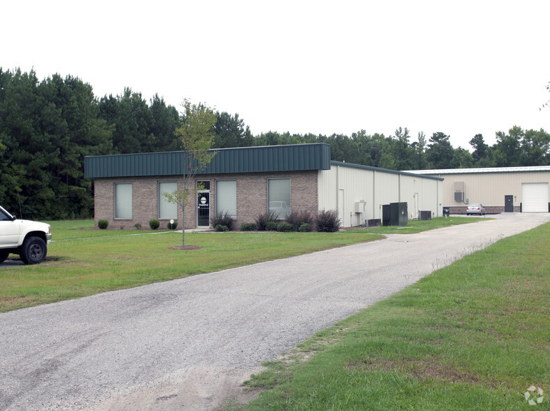 126 Industrial Dr, Burgaw, NC for sale - Primary Photo - Image 1 of 1