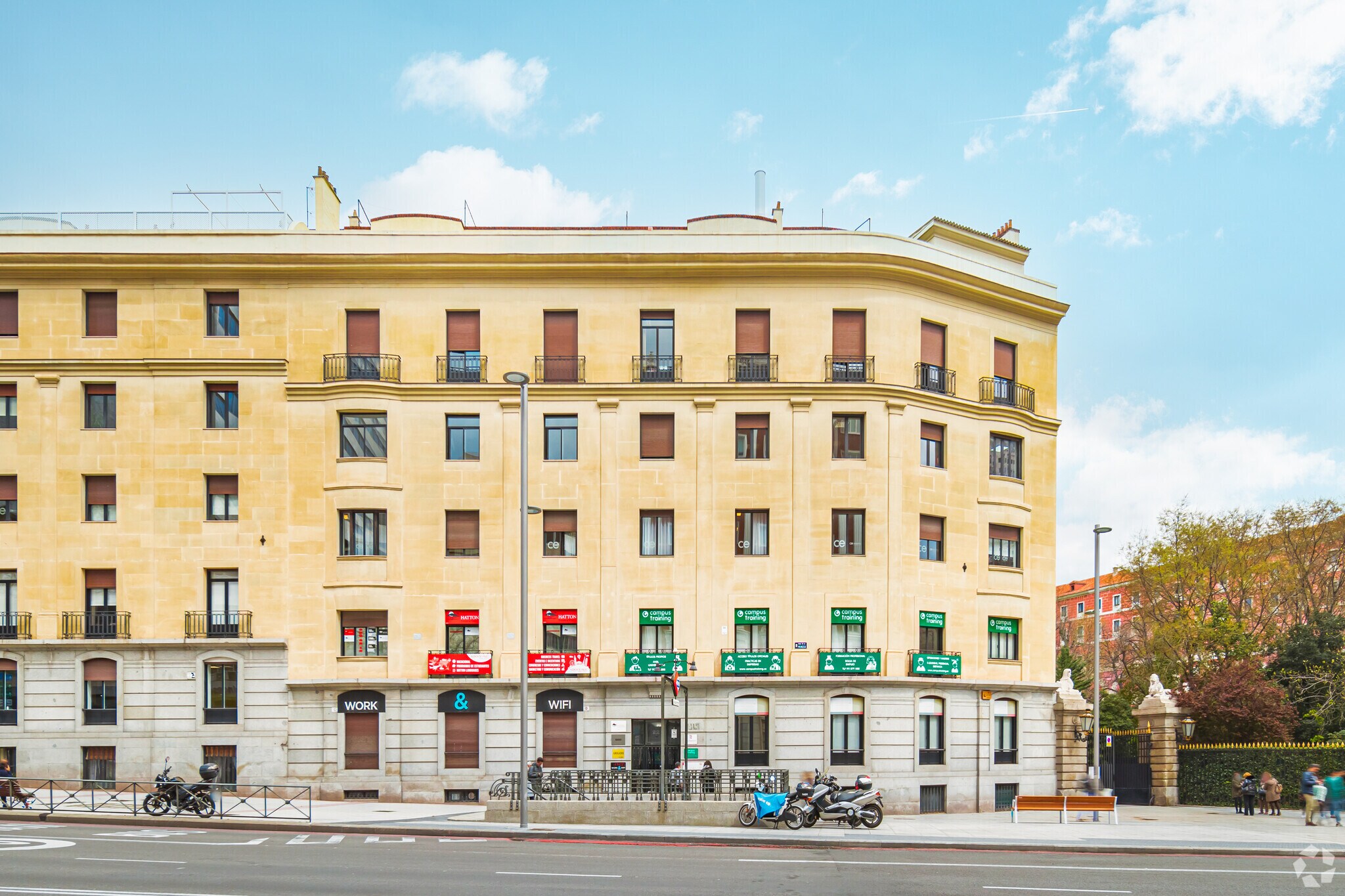 Calle de la Princesa, 22-24, Madrid, Madrid for sale Primary Photo- Image 1 of 1