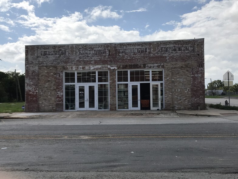 100 E Davilla St, Granger, TX for sale - Building Photo - Image 1 of 1