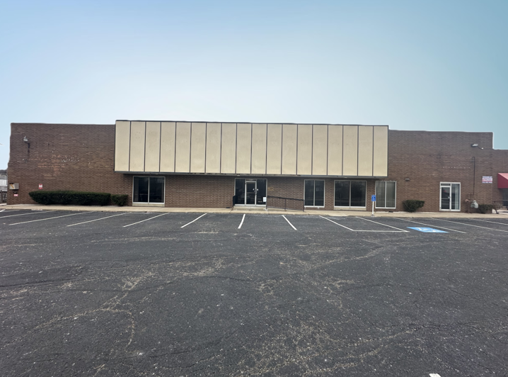 7584 Whipple Ave NW, North Canton, OH for lease Building Photo- Image 1 of 3