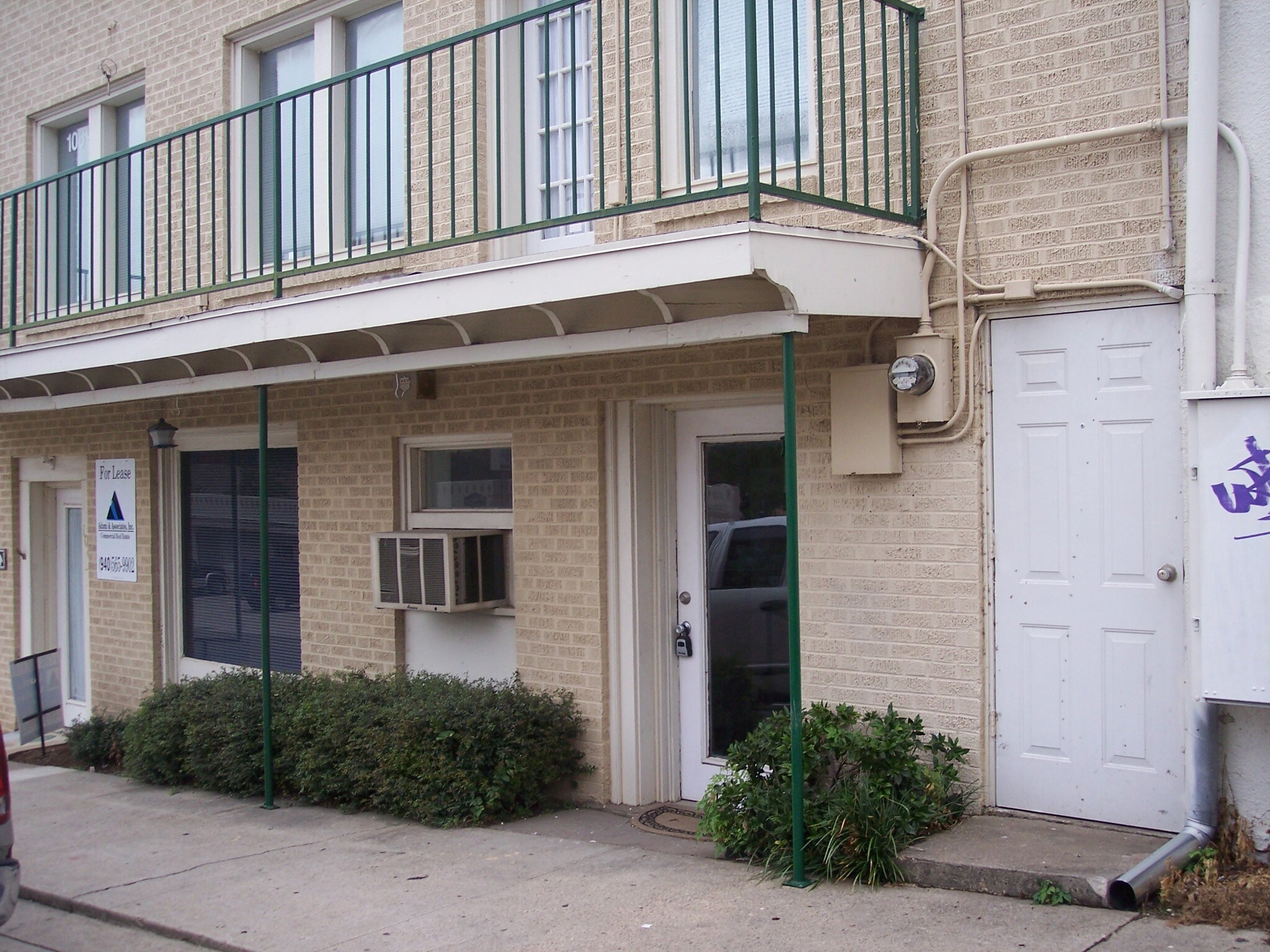 108 E Oak St, Denton, TX for sale Primary Photo- Image 1 of 1