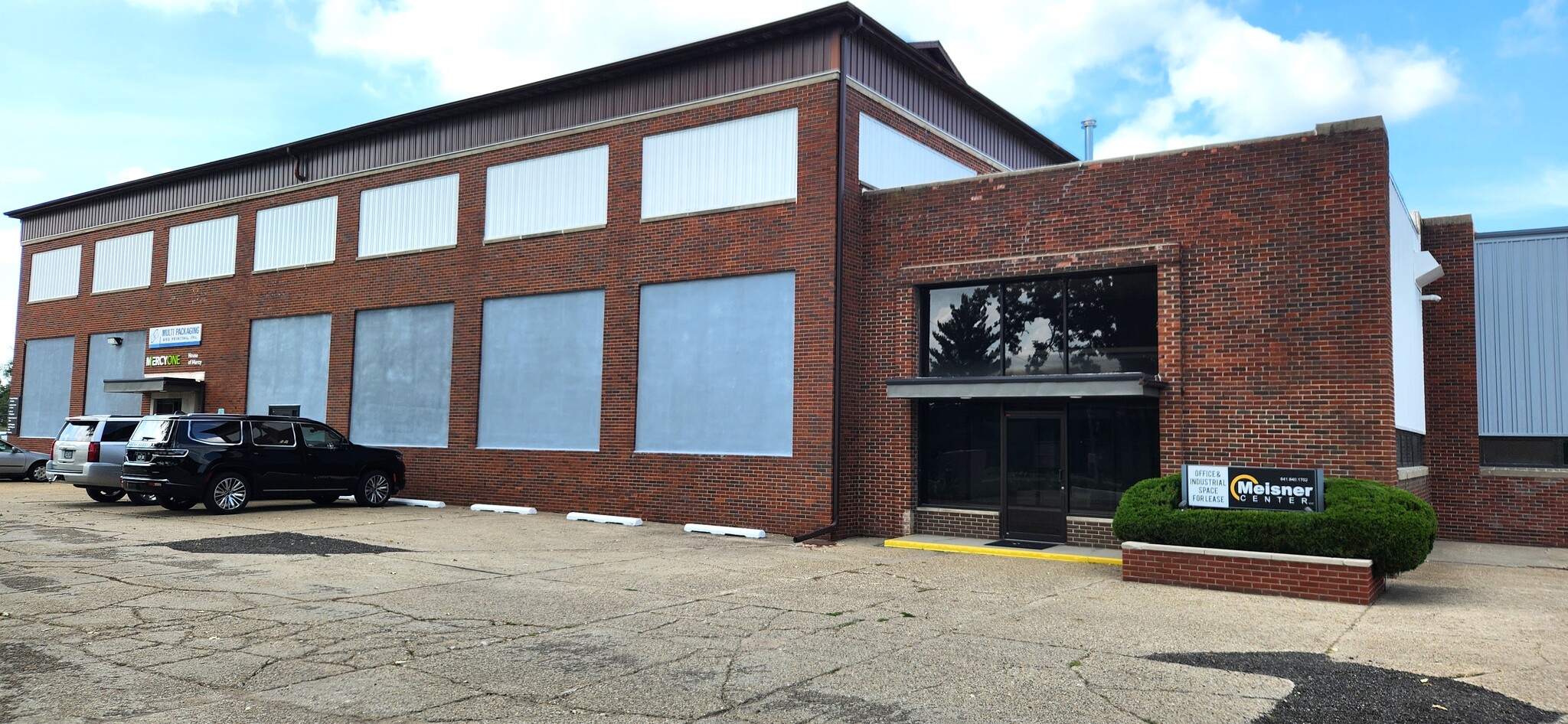 200 N 8th Ave E, Newton, IA for lease Building Photo- Image 1 of 25