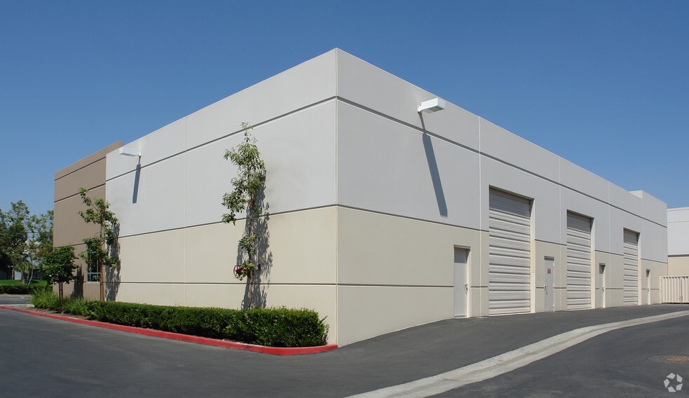 1030 Northgate St, Riverside, CA for lease - Building Photo - Image 2 of 7