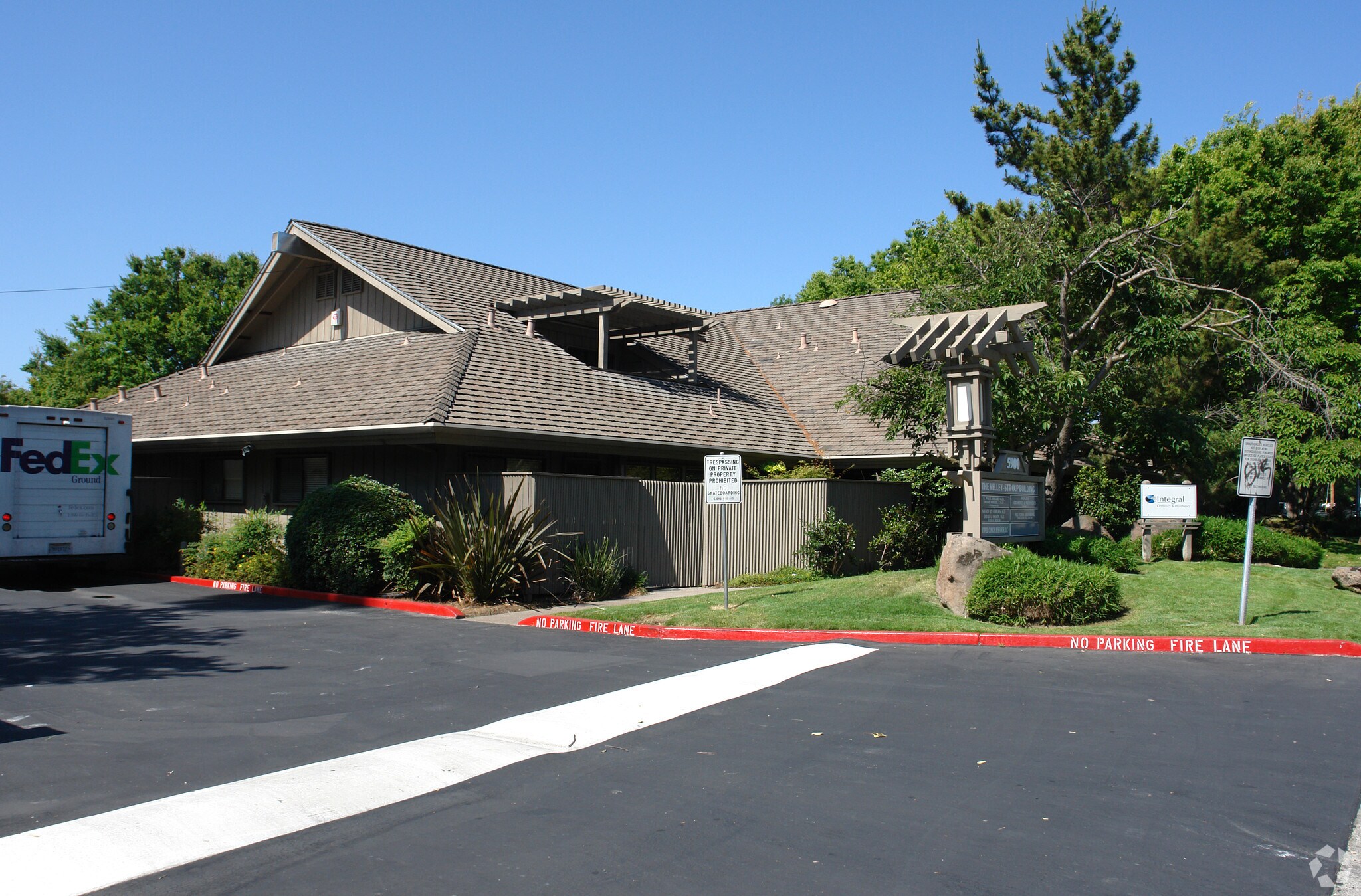 5900 Coyle Ave, Carmichael, CA for sale Primary Photo- Image 1 of 1