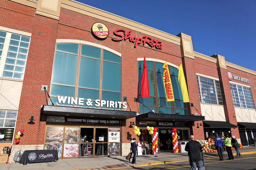 845-875 Pelham Pky, Pelham, NY for sale - Building Photo - Image 1 of 1