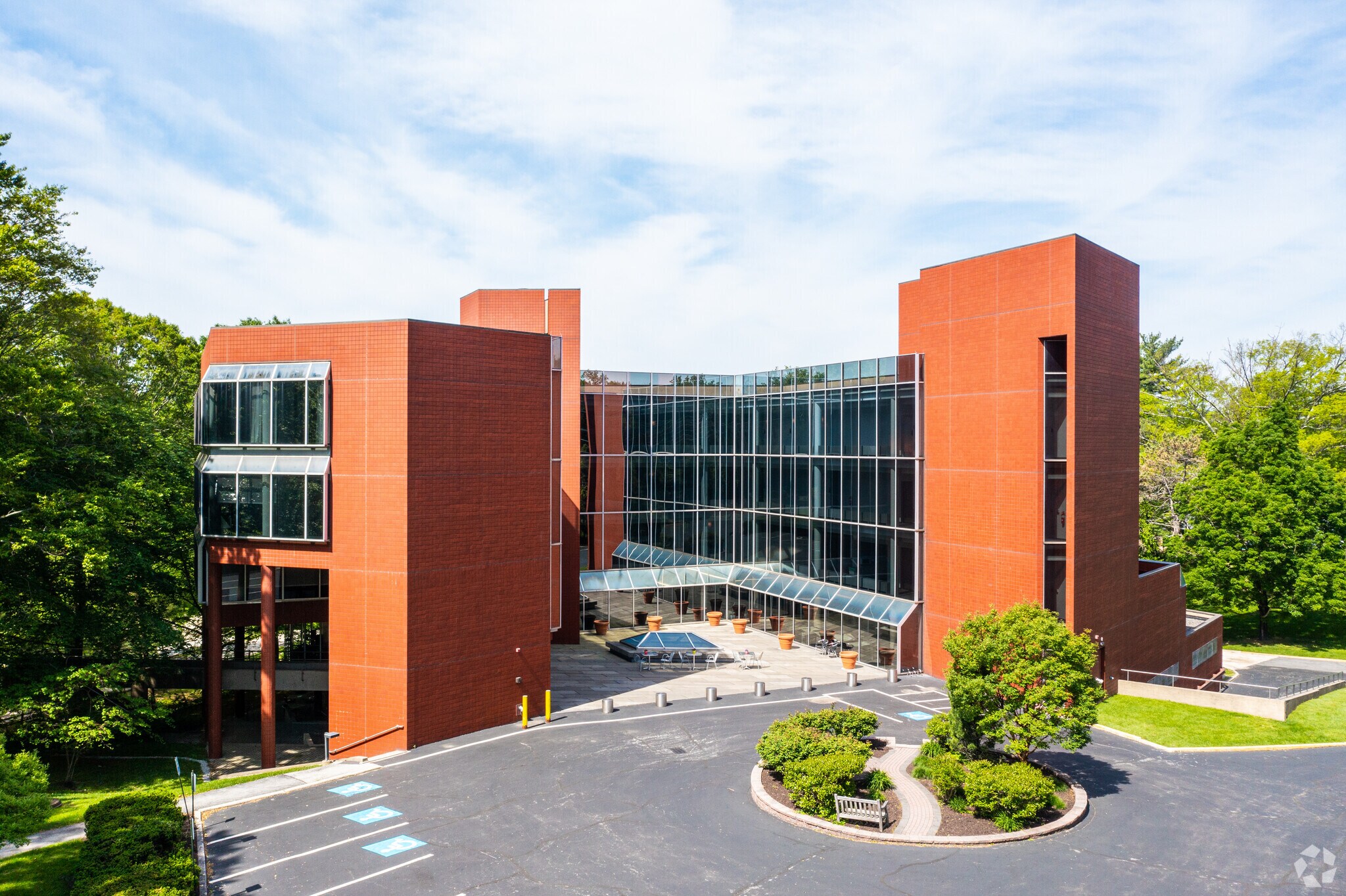 272 S Bryn Mawr Ave, Bryn Mawr, PA for sale Primary Photo- Image 1 of 1