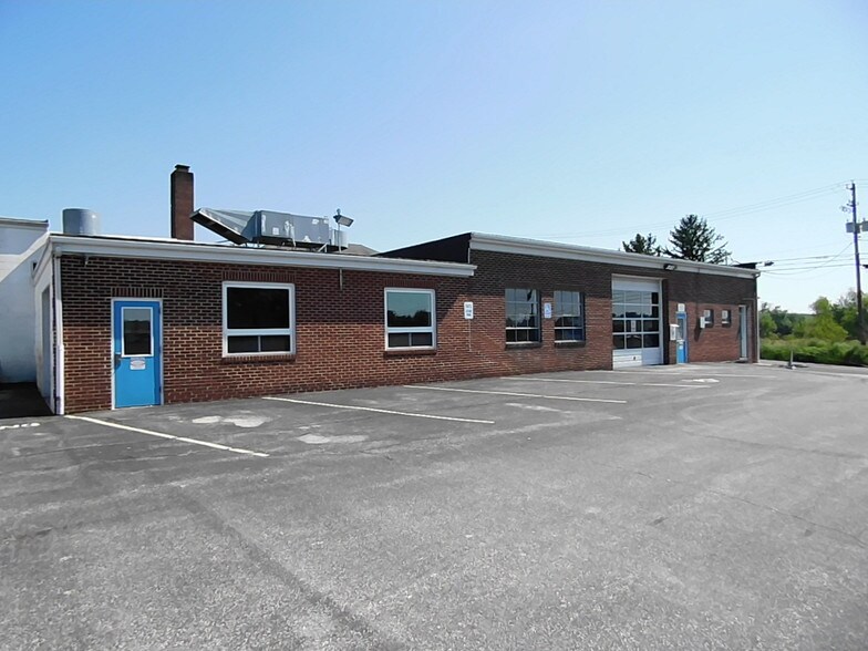 37-43 Berlin St, Spring Grove, PA for sale - Building Photo - Image 1 of 1