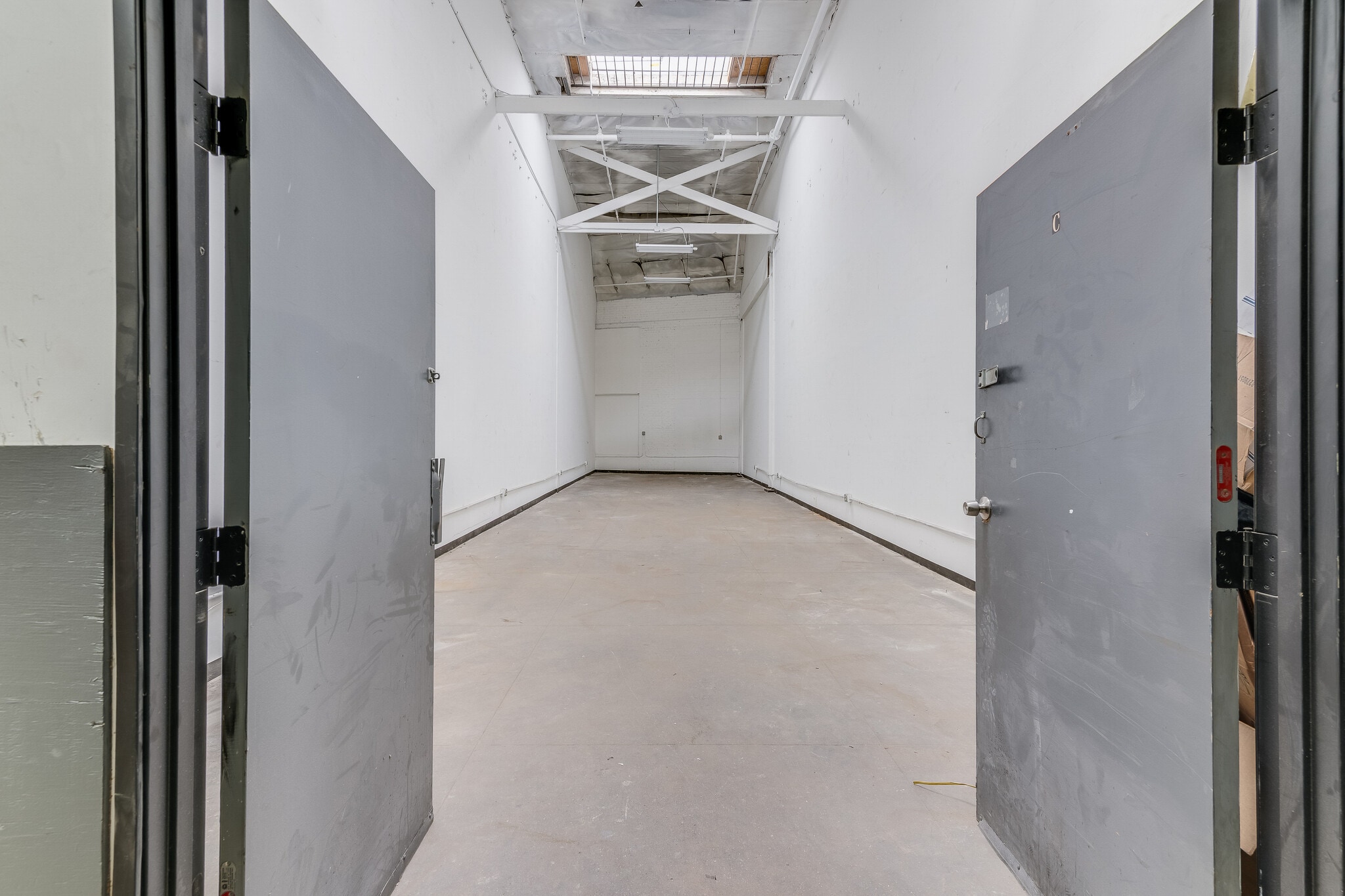 2023-2043 S Santa Fe Ave, Los Angeles, CA for lease Interior Photo- Image 1 of 3