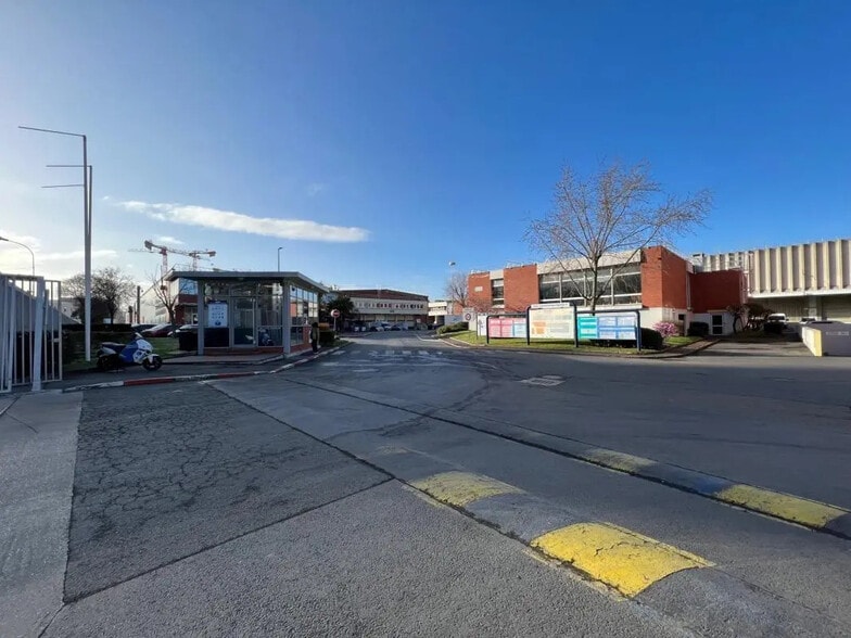 50 Rue Ardoin, Saint-Ouen-sur-Seine for lease - Building Photo - Image 2 of 7