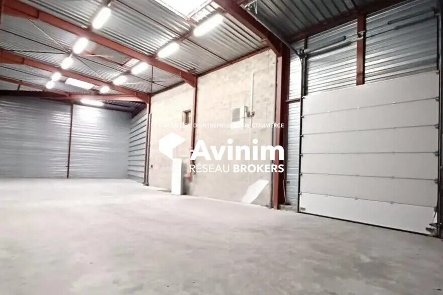 Industrial in Chelles for lease - Building Photo - Image 3 of 7