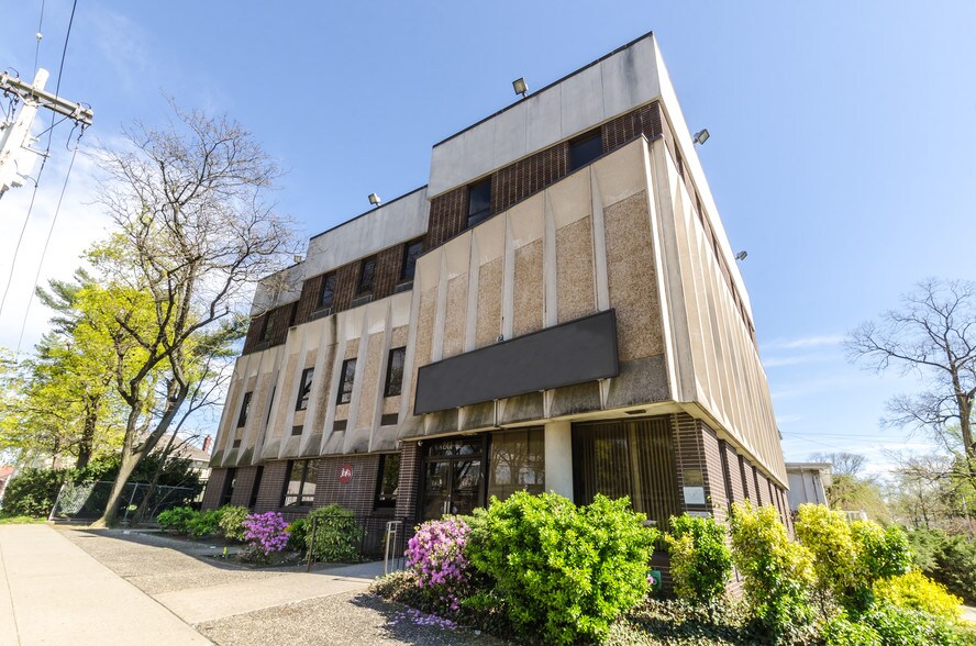 24302 Northern Blvd, Little Neck, NY 11362 Office Property for Sale