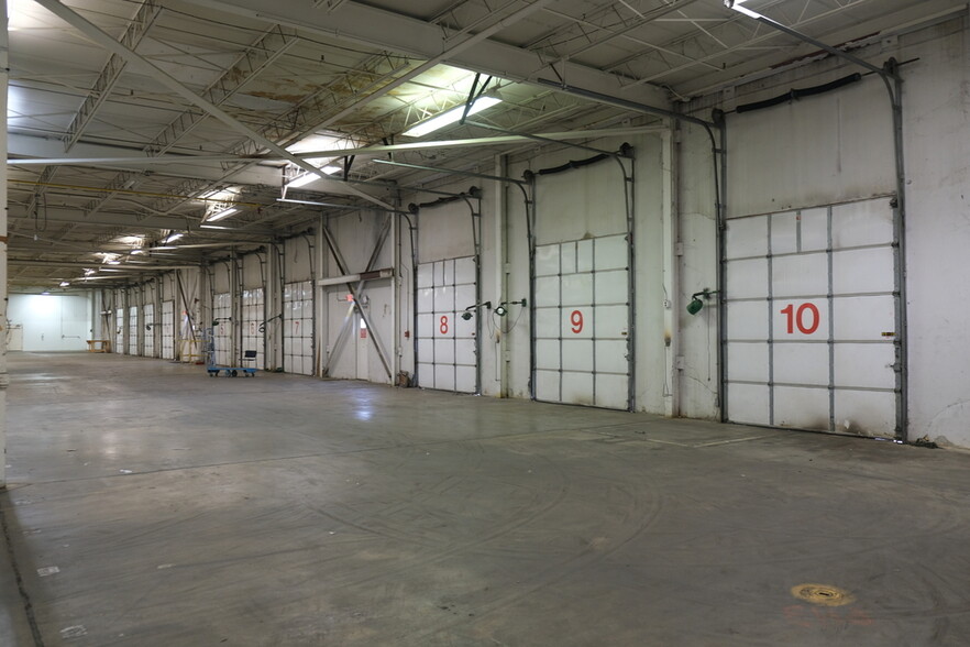 1291-1299 N Highway Dr, Fenton, MO for lease - Interior Photo - Image 3 of 8