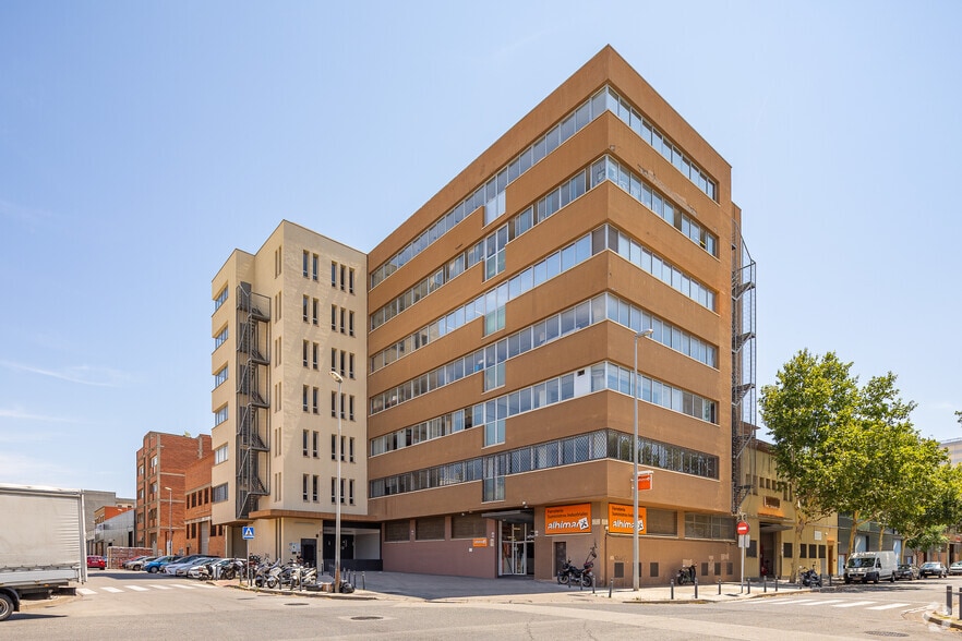 Industrial in L'Hospitalet de Llobregat, Barcelona for lease - Primary Photo - Image 1 of 1
