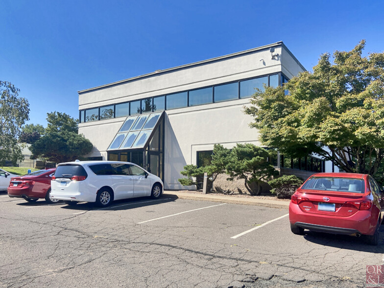 700 Corporate Row, Cromwell, CT for sale - Building Photo - Image 1 of 1