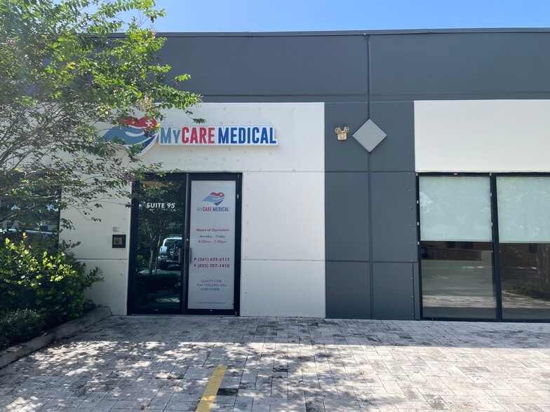 801 Northpoint Pky, West Palm Beach, FL for lease - Building Photo - Image 2 of 13