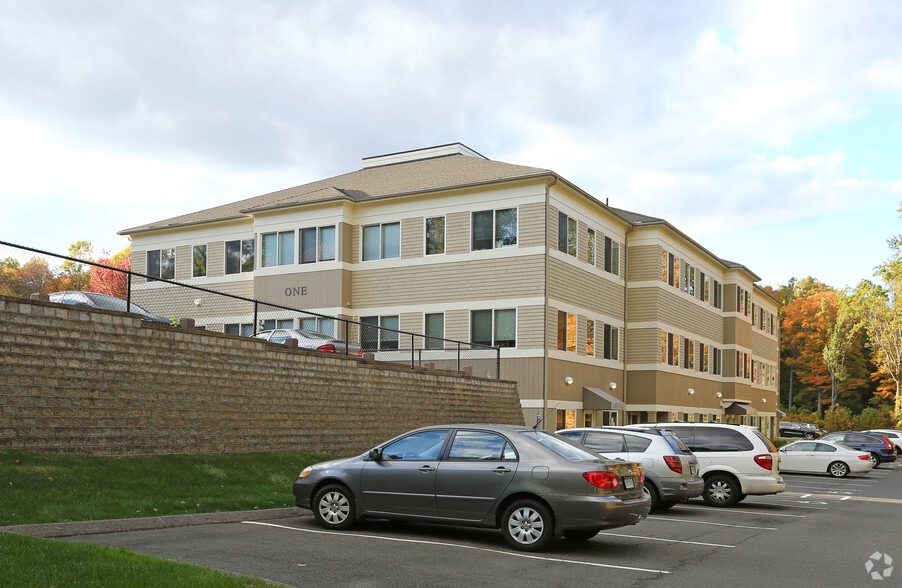 1449 Old Waterbury Rd, Southbury, CT for sale - Building Photo - Image 2 of 62