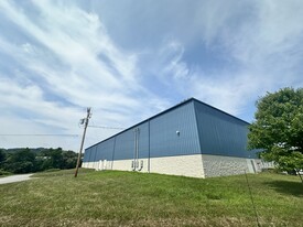 200 8th St, Chester WV - Warehouse