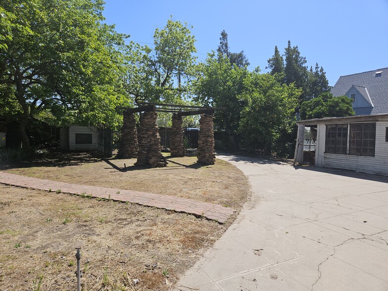 7013 N Maroa Ave, Fresno, CA 93650 - Office for Sale | LoopNet