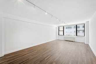 155 E 55th St, New York, NY for lease Interior Photo- Image 2 of 11