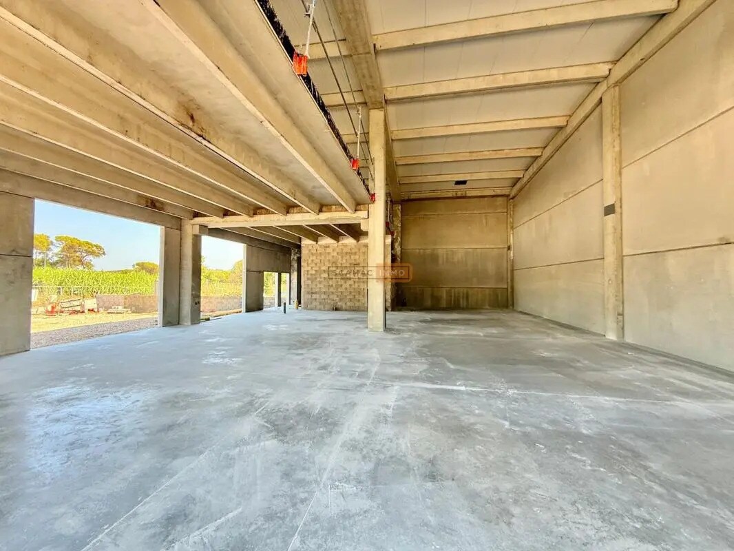 Industrial in Le Muy for lease Construction Photo- Image 1 of 6