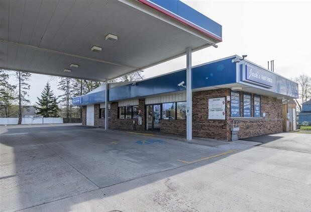 5701 Tower Ave, Superior, WI for sale - Building Photo - Image 1 of 1