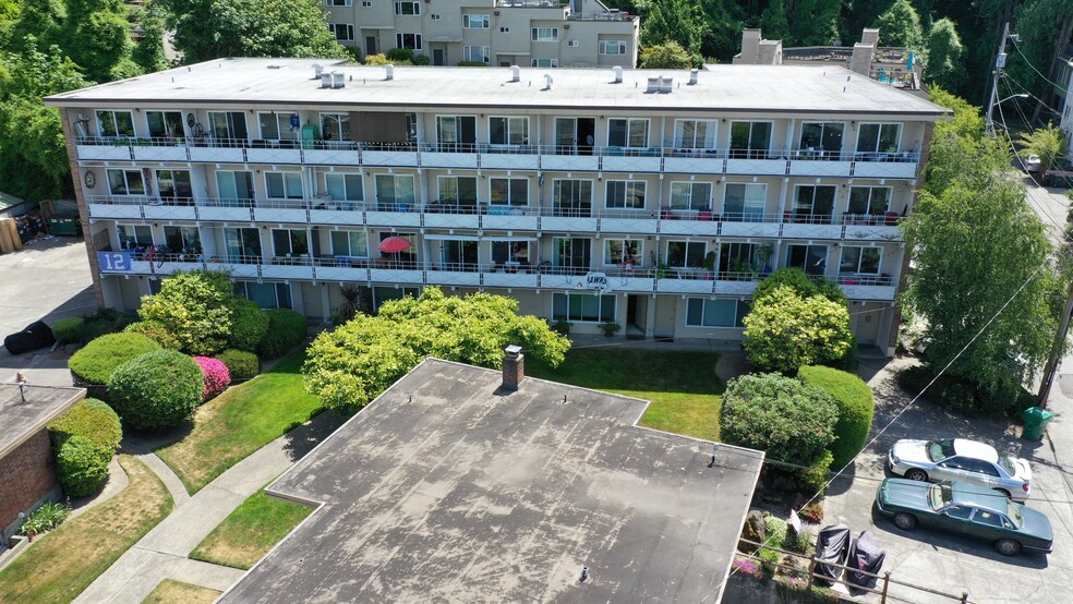 2416 54th Pl SW, Seattle, WA for sale - Building Photo - Image 1 of 1