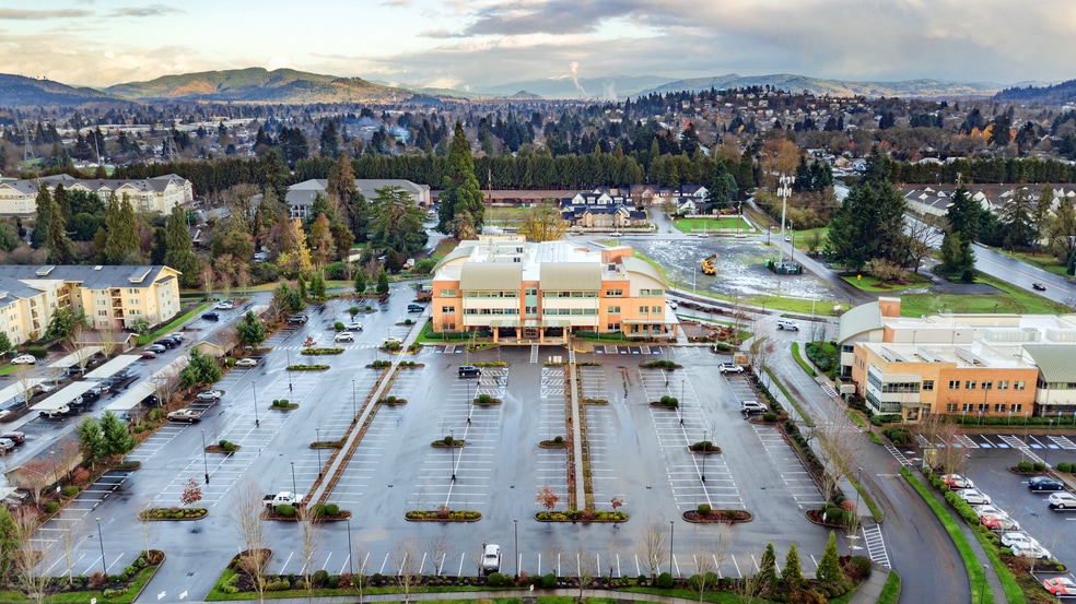 330 S Garden Way, Eugene, OR for sale - Building Photo - Image 2 of 12