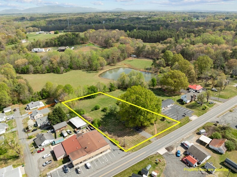 313 E King St, King, NC for sale - Primary Photo - Image 1 of 8