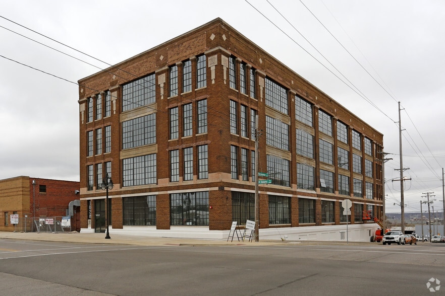 1028 SW Adams St, Peoria, IL for sale - Primary Photo - Image 1 of 1