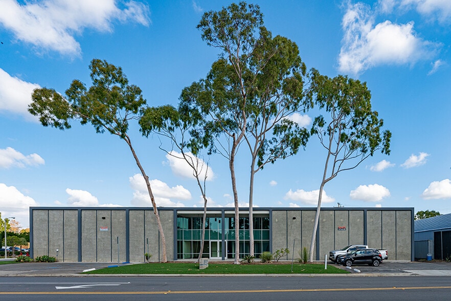 1641 Reynolds Ave, Irvine, CA for lease - Building Photo - Image 2 of 17