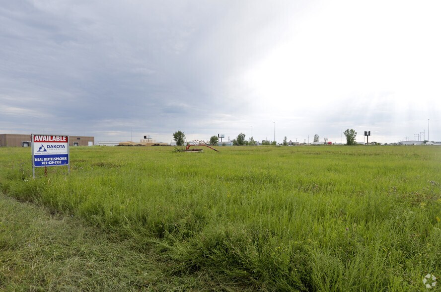 575 S 34th St, Fargo, ND for sale - Primary Photo - Image 1 of 1