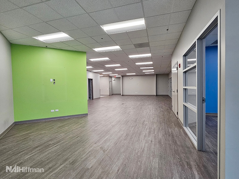 777 Oakmont Ln, Westmont, IL for lease Interior Photo- Image 1 of 8