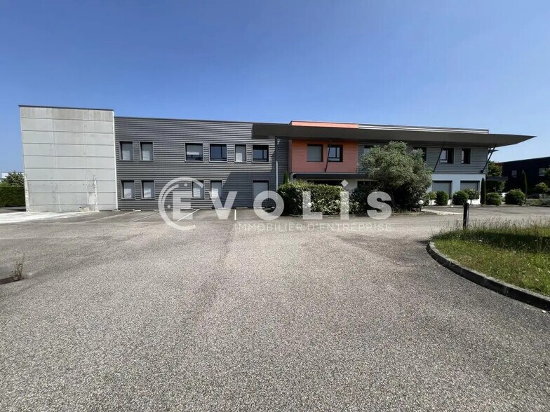 6 Rue De Lombardie, Saint-Priest for lease - Building Photo - Image 1 of 5