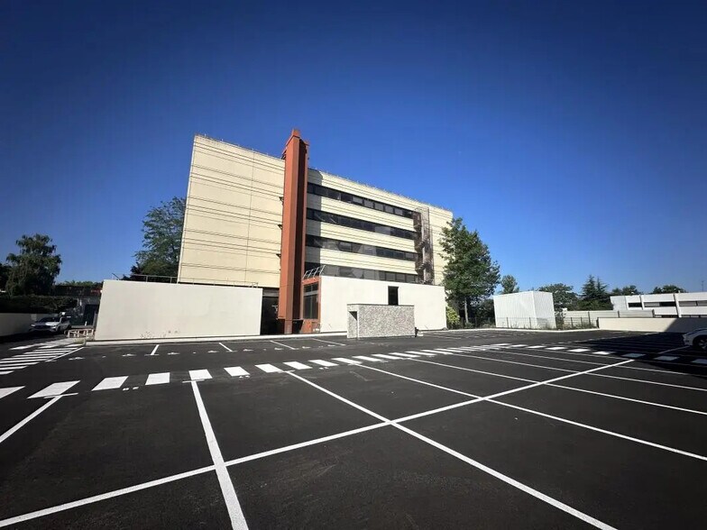 Office in Évry-Courcouronnes for lease - Building Photo - Image 2 of 10