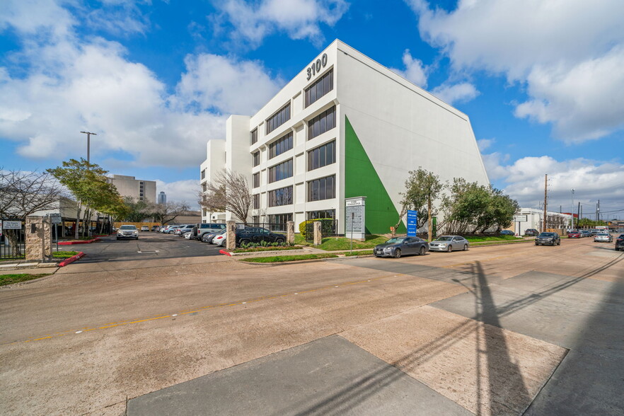 3100 Timmons Ln, Houston, TX for lease - Building Photo - Image 1 of 5