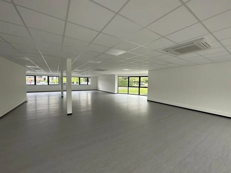 Office in Oberhausbergen for lease - Interior Photo - Image 3 of 6